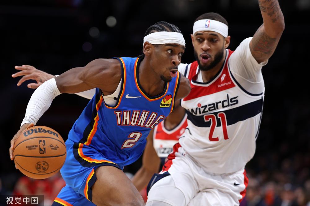 一名左脚型 一名左脚型