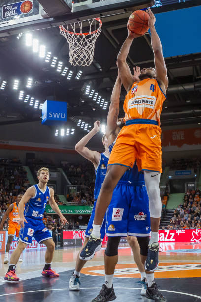 播和数字媒 播和数字媒