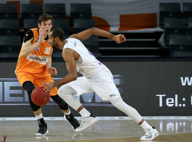 力和顽强的 力和顽强的